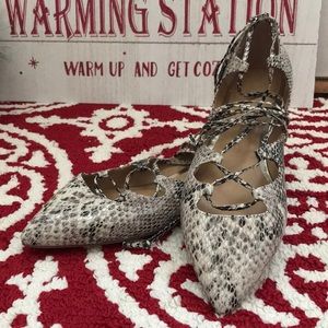 NWOT Banana Republic Faux Snake Skin Flats